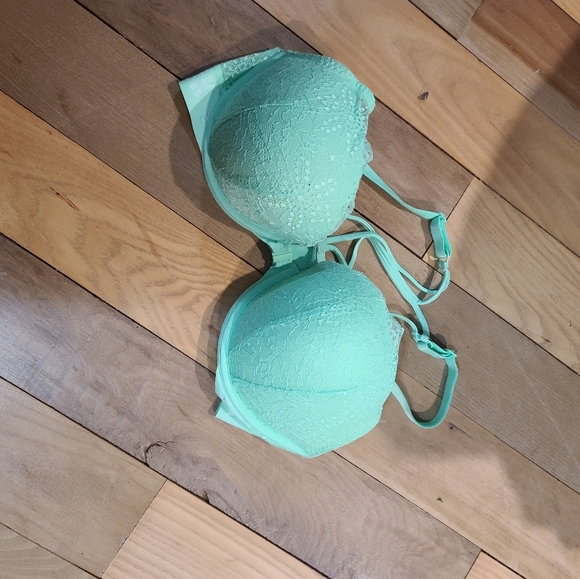 Pink bra 36D - Picture 2 of 3